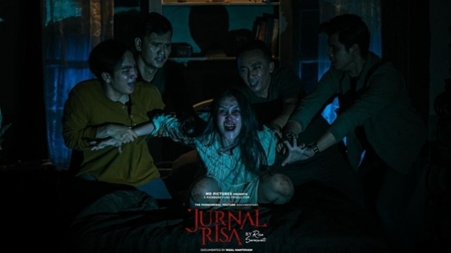 Poster film Jurnal Risa by Risa Saraswati. [Instagram]