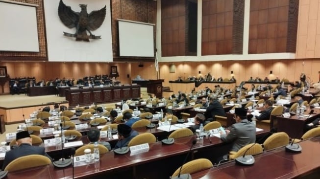 Anggota DPD RI Protes Sidang Paripurna Masih Pakai Kertas