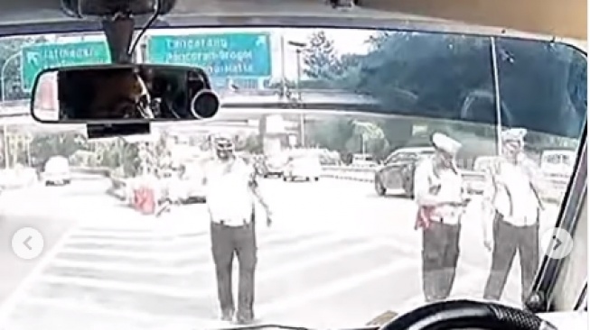 Putar Video Aksi Pungli 3 Polantas di Tol Halim saat Apel, Kombes Latif Usman: Gak Patut Dicontoh!