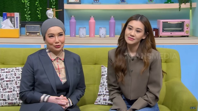 Potret Aaliyah Massaid dan Reza Artamevia  (YouTube/TRANS7 OFFICIAL)