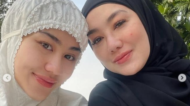 Potret Aaliyah Massaid dan Reza Artamevia  (Instagram/aaliyah.massaid)