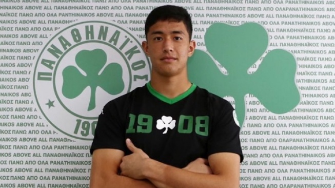 Cyrus Margono Saat Direkrut oleh Panathinaikos di Tahun 2021 Silam. (Instagram/cmargono)