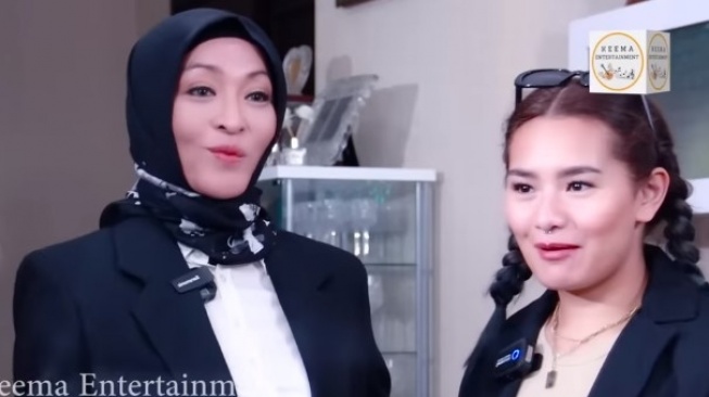 Angelina Sondakh dan Zahwa Massaid (YouTube)