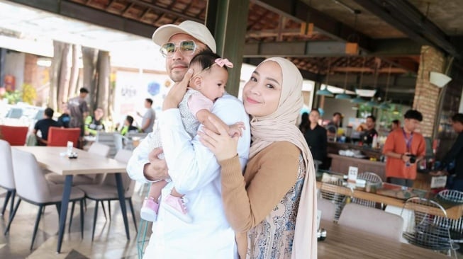 Potret Raffi Ahmad, Nagita Slavina, Rafathar, Rayyanza, dan Baby Lily (Instagram/raffinagita1717)