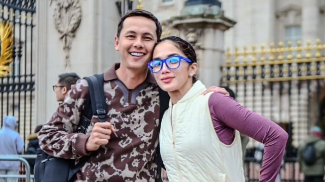 Andhika Pratama dan Ussy Sulistiawaty (Instagram)