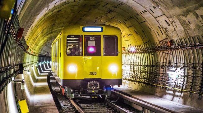 Viral! Aksi Berbahaya di Atap SkyTrain Vancouver, Polisi Buru Pelaku