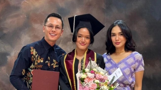 Potret Andhika Pratama, Syafa Al Zahra dan Ussy Sulistiawaty (Instagram/ussypratama).