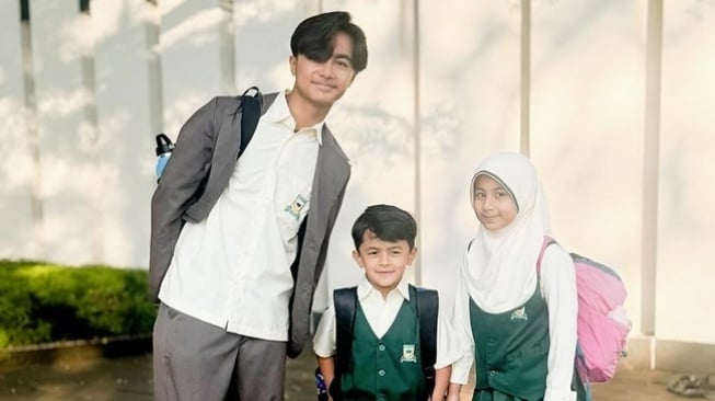 Potret Anak Artis di Hari Pertama Sekolah (Instagram/sonyafatmala)