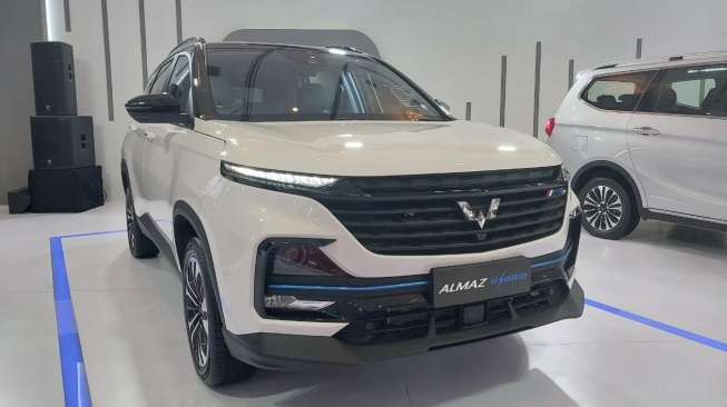 Konsumsi BBM Wuling Almaz RS Hybrid di Bawa Lintas Negara