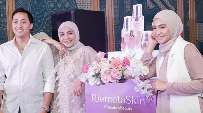 Rieta Amilia atau Mama Rieta luncurkan bisnis skincare. (Instagram)