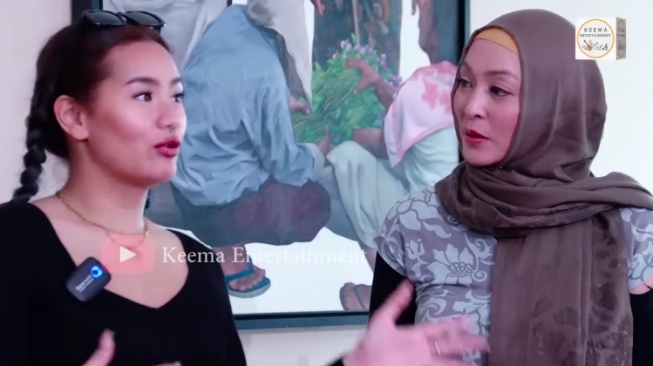 Zahwa Massaid dan Angelina Sondakh. (YouTube/Keema Entertainment)