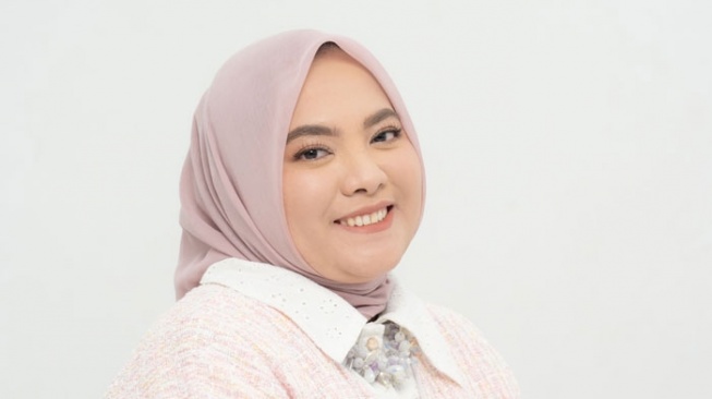 Menemani Perjalanan Hijrah Perempuan Indonesia: Kisah Sukses HijabChic di Era Digital