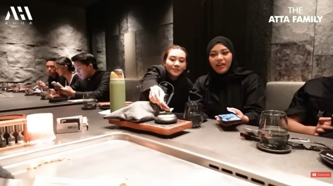 Aaliyah Massaid saat ulang tahun Aurel Hermansyah [Tangkapan layar YouTube/AH]