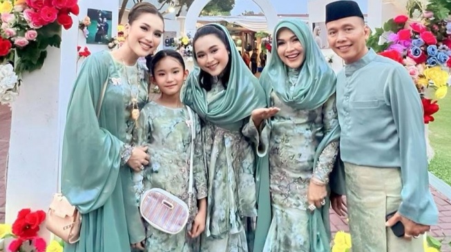 Silsilah Keluarga Ayu Ting Ting, Diramal Denny Darko Tak Mungkin Berjodoh dengan Boy William