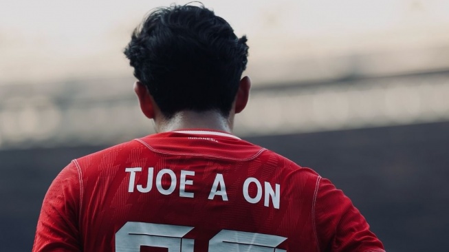 Pemain Timnas Indonesia, Nathan Tjoe-A-On. [Instagram/@nathantjoeaon]