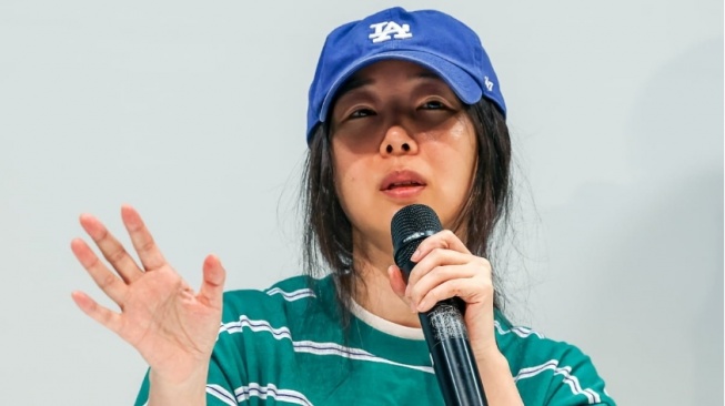 Source Music Tuntut CEO ADOR Min Hee Jin Atas Kerugian terhadap LE SSERAFIM