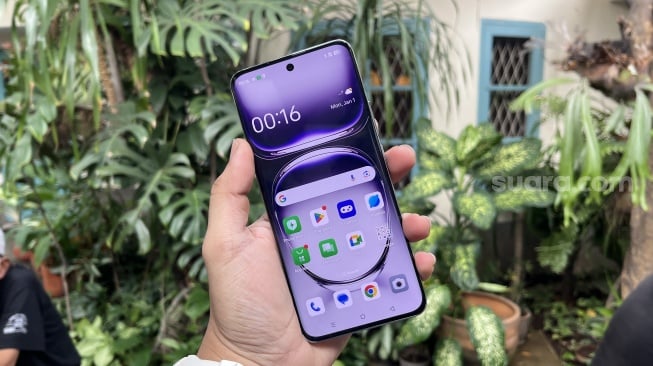 Oppo Reno 12 5G. [Suara.com/Dicky Prastya]