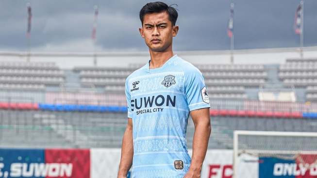 Kabar Abroad, Nasib Serupa Nathan dan Elkan Baggott, Pratama Arhan Misterius di Skuad Suwon FC