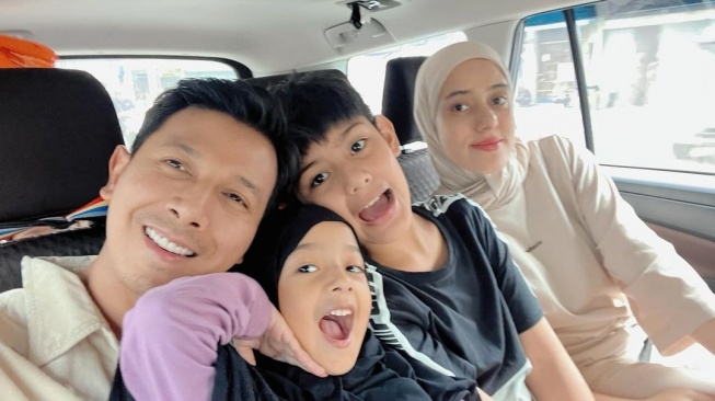 King Faaz dan Queen Eijaz Perdana Masuk Sekolah, Fairuz A Rafiq Mellow: Campur Aduk Rasanya!