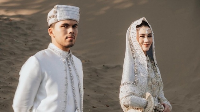 10 Potret Prewedding Aaliyah Massaid dan Thariq Halilintar yang Estetik, Lokasinya di Keraton Solo Hingga Gurun Pasir