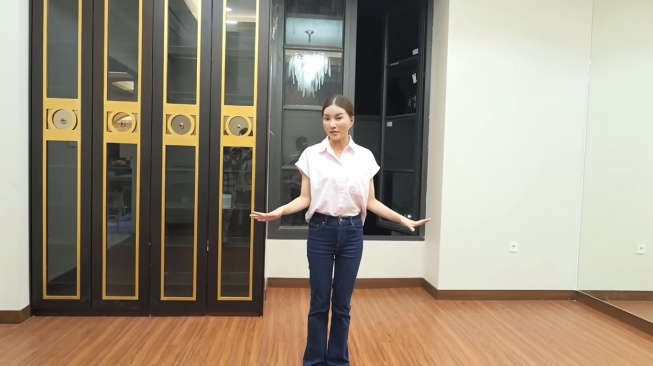 Potret Sarwendah Room Tour Rumah Baru (YouTube/Sarwendah Official)