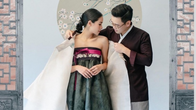 Prewedding Bertema Tradisional Maudy Ayunda dan Jesse Choi (Instagram)