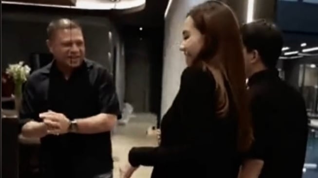 Raul Lemos dan Aaliyah Massaid [TikTok]