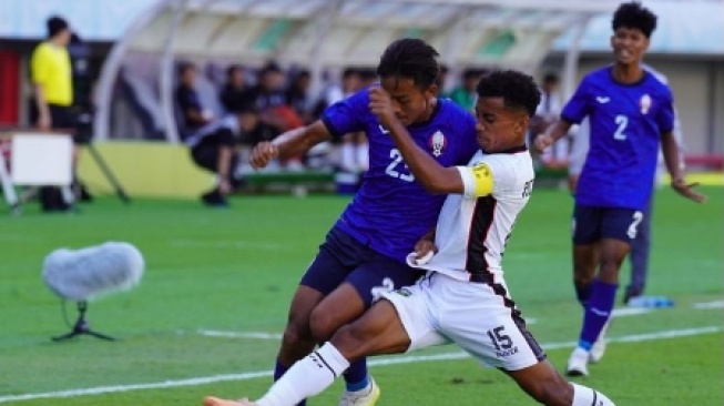 Cuplikan pertandingan Timor Leste vs Kamboja di Piala AFF U-19. (Instagram/@aff_aseanfootball)