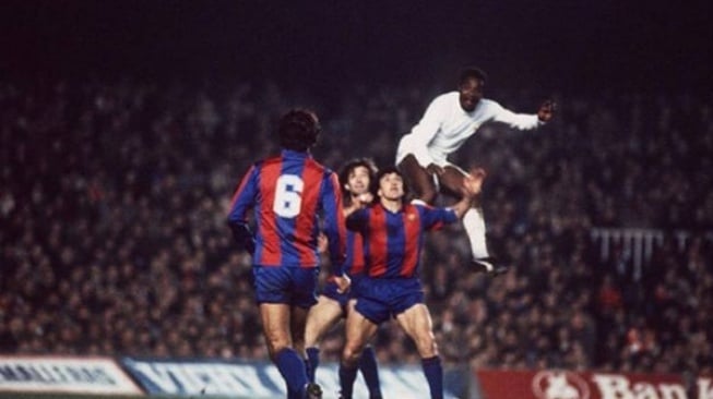 Cerita Tragis Laurie Cunningham Striker Kulit Hitam Nomor 9 di Real Madrid [Facebook Real Madrid CF - Los Blancos Central]