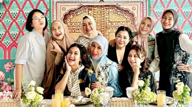 Potret Reuni Artis Lawas 90an (instagram/@marinizumarnisreal)