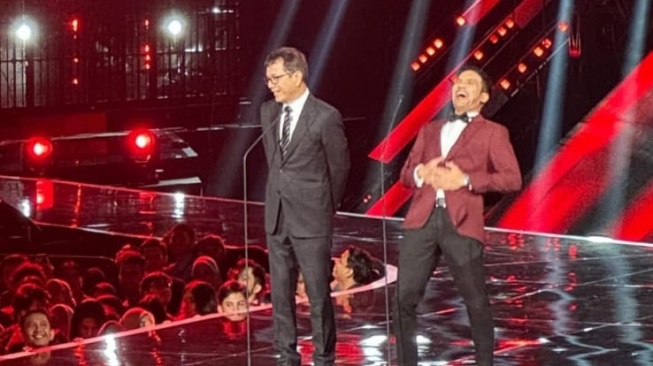 Andre Taulany sabet piala penghargaan komedian terfavorit Telkomsel Awards 2024 (Instagram/@wishnutama)