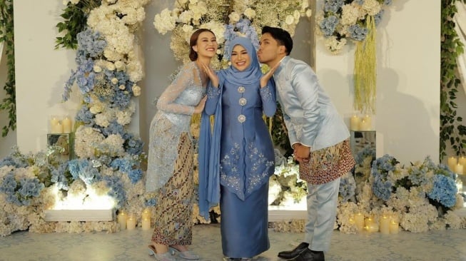 Aurel Hermansyah bersama Aaliyah Massaid dan Thariq Halilintar [Instagram/@aurelie.hermansyah]