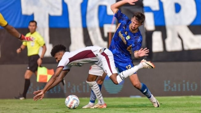 Cuplikan duel Persib Bandung vs PSM Makassar di laga perdana Piala Presiden 2024. (Instagram/@persib)