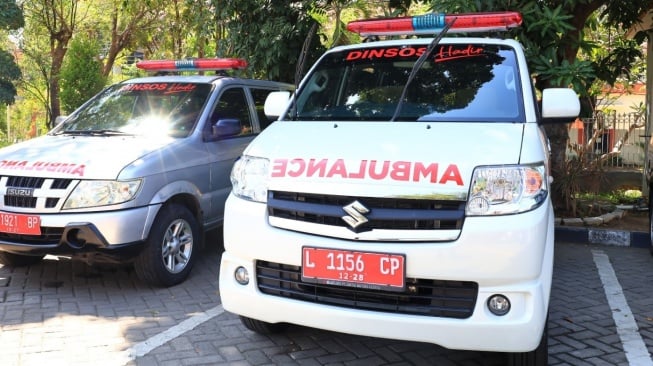 Beberapa armada ambulans yang diluncurkan. (Dok: Pemkot Surabaya)