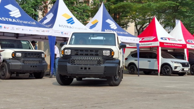 Kesan Singkat Jajal Langsung Toyota Hilux Rangga di GIIAS 2024