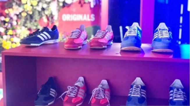 Adidas Indonesia memamerkan koleksi terbaru adidas SL72 (dOK. antara)