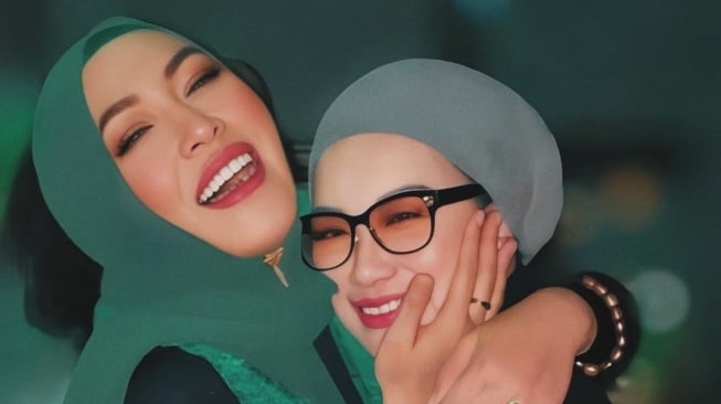 Beda dari Angelina Sondakh, Reza Artamevia Diterawang Hard Gumay Sulit Dapat Jodoh karena Karakternya