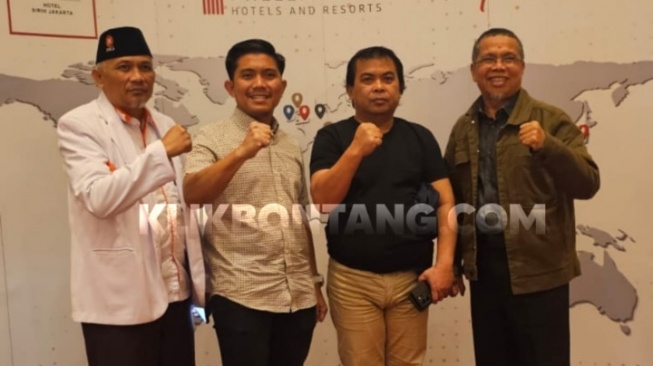 Ketua DPD PKS Bontang Suharno (paling kiri), Ketua DPD II Golkar Bontang Andi Faiz, Ketua Gerindra Bontang Agus Haris dan Ketua DPW PKS Kaltim Dedi Kurniadi (paling kanan) saat bertemu di Jakarta, Kamis (18/07/2024). [KlikKaltim.com]