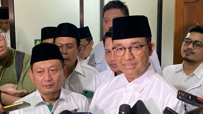 Anies Baswedan di DPP PKB, Jakarta Pusat, Minggu (21/7/2024). [Suara.com/Faqih]