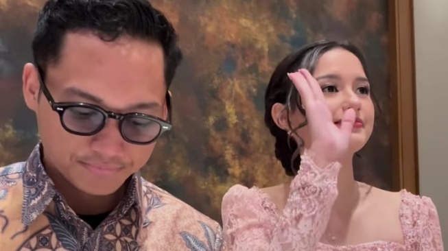 Azriel Hermansyah dan Sarah Menzel di acara siraman Aaliyah Massaid (Instagram/@azriel_hermansyah)