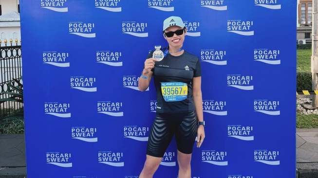 Netizen Cek Nomor Dada Wanda Hara Saat Ikut Marathon, Ternyata Pakai Identitas Berbeda