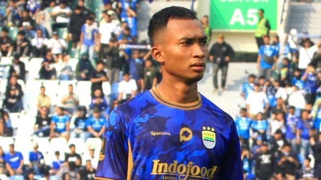 Persib Dikalahkan Borneo FC, Robi Darwis Angkat Koper, Ada Apa? [Suara.com/Rahman]