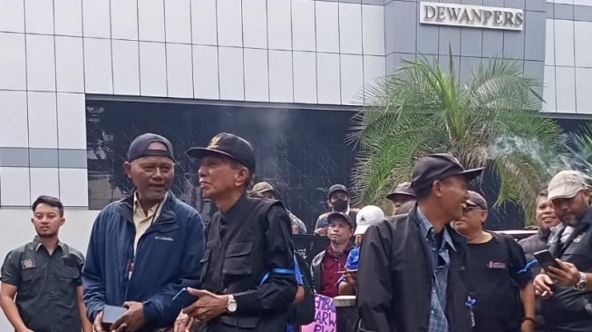 PWI Gelar Demo di Dewan Pers, Minta DK Segera Gelar KLB Penunjukan Ketua Baru