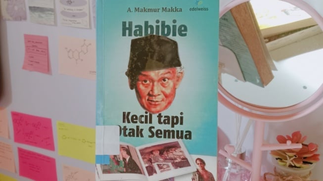 Mengenal Sosok B. J. Habibie Lebih Dekat Lewat Buku Menarik Satu Ini