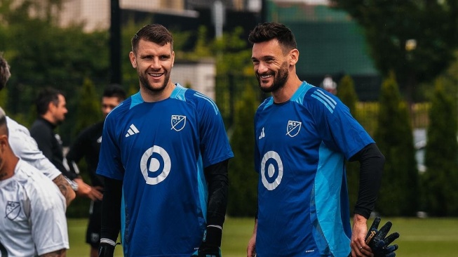 Kiper Indonesia, Maarten Paes berlatih bersama skuad MLS All-Star 2024 termasuk mantan kiper Timnas Prancis, Hugo Lloris. [Dok. Instagram/@maartenpaes]