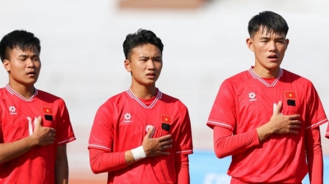 Timnas Vietnam U-19 tersingkir dari fase grup Piala AFF U-19 2024. [Dok. VFF/TheThao247]