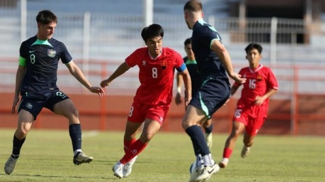 Cuplikan pertandingan Australia vs Vietnam di Piala AFF U-19. (soha.vn)