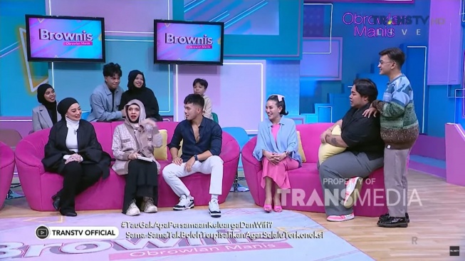 Potret acara Brownis dengan pembawa acara Nikita Mirzani dan bintang tamu Gen Halilintar (YouTube/TRANS TV OFFICIAL)