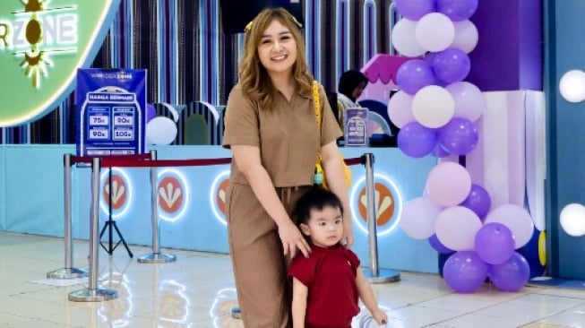 Berawal dari Iseng Buat Konten Parenting, Elizabeth Kusuma Kini Serius Jadi Momfluencer