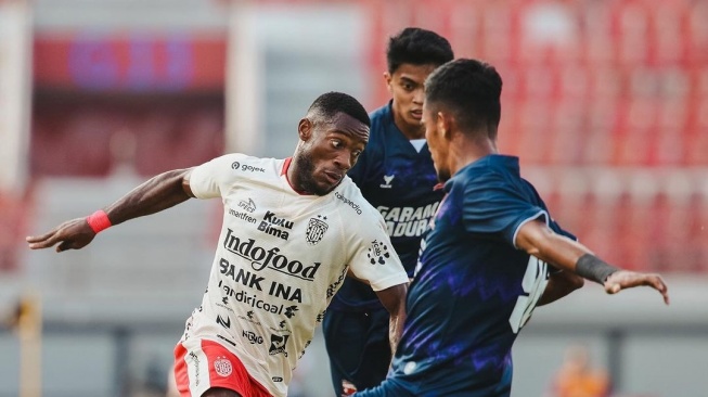 Duel Bali United vs Madura United dalam laga kedua Grup B Piala Presiden 2024 di Stadion Kapten I Wayan Dipta, Gianyar, Bali, Rabu (24/7/2024). [Dok. instagram/@baliunitedfc]